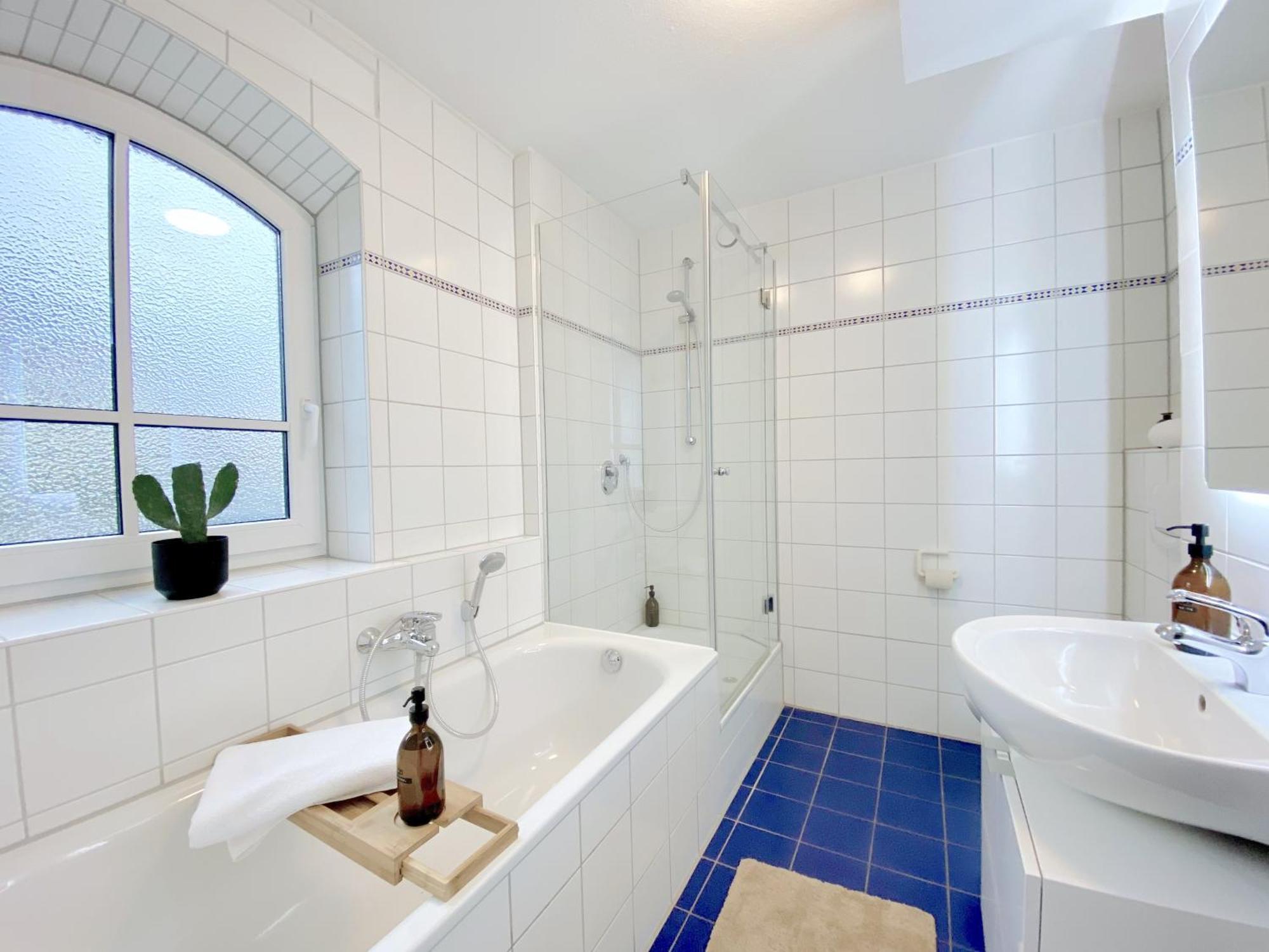 Snug Stays I 3 Zimmer Design Apartment Am See Mit Garten I Home Office I Highspeed Wifi เวสลิง ภายนอก รูปภาพ