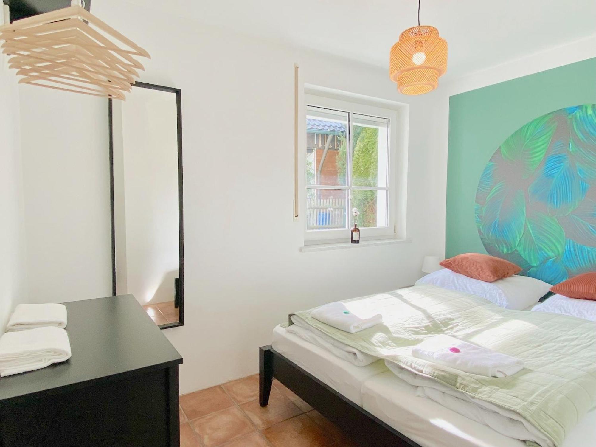 Snug Stays I 3 Zimmer Design Apartment Am See Mit Garten I Home Office I Highspeed Wifi เวสลิง ภายนอก รูปภาพ
